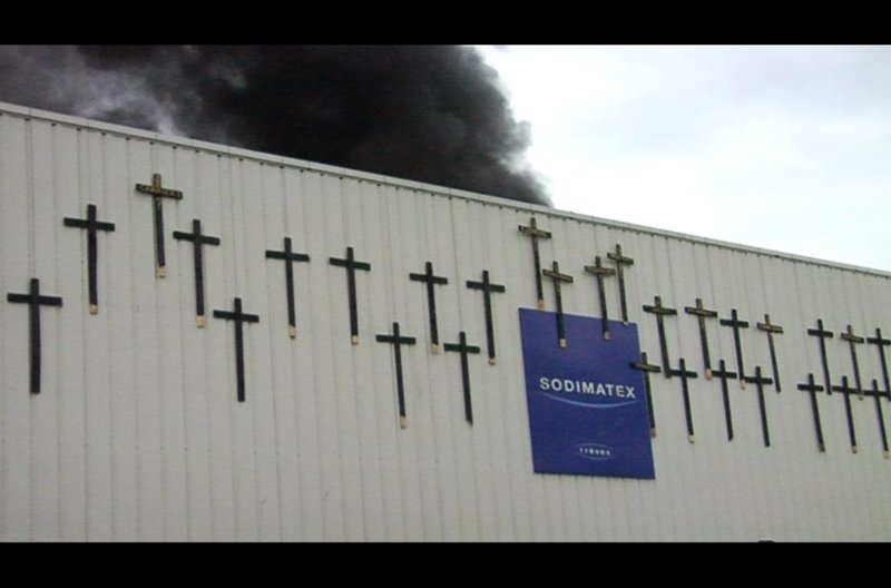 Feuer und Flamme für unsere Fabrik! – Bild: ARTE France /​ © Revolt Cinema