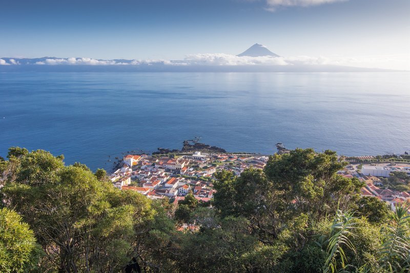 Der Vulkan Pico ist mit 2.351 Metern der höchste Berg Portugals. – Bild: ZDF und Patricia Brouard.