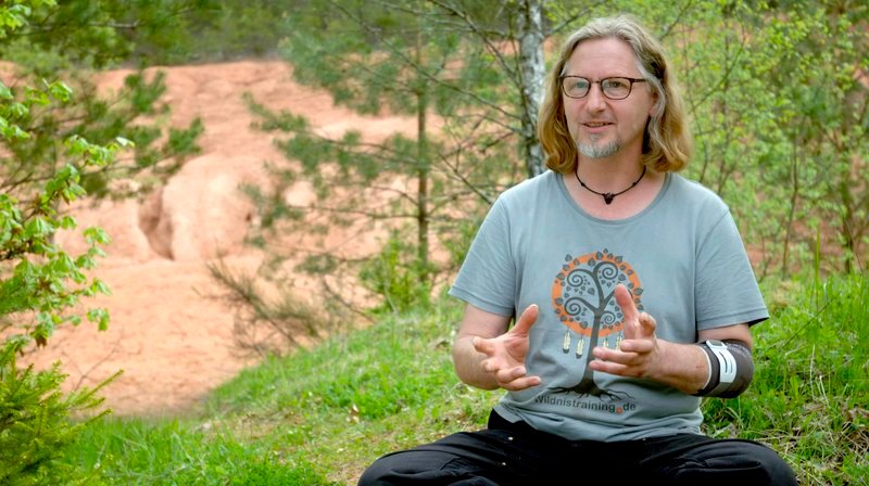 Uwe Weltz von der Erlebnisschule Dahlem bringt Städtern das Leben in der Natur nahe. – Bild: WDR Uwe Weltz von der Erlebnisschule Dahlem bringt Städtern das Leben in der Natur nahe. – Bild: WDR