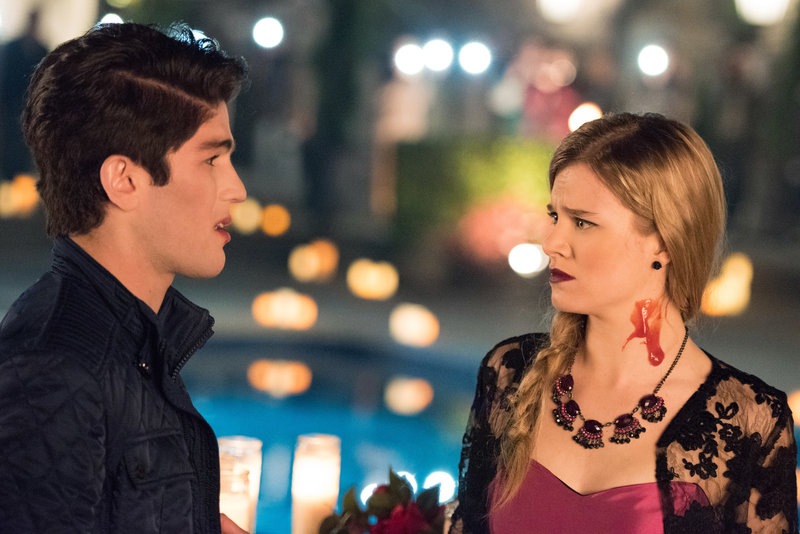 L-R: Davis (Rahart Adams) and Caitlyn (Tiera Skovbye) – Bild: Dean Buscher / NICKELODEON / (C)2015 VIACOM INTERNATIONAL, INC., ALL RIGHTS RESERVED L-R: Davis (Rahart Adams) and Caitlyn (Tiera Skovbye) – Bild: Dean Buscher / NICKELODEON / (C)2015 VIACOM INTERNATIONAL, INC., ALL RIGHTS RESERVED