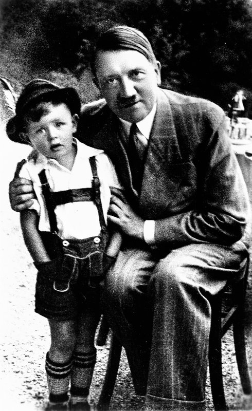 Hitler und die Kinder vom Obersalzberg – Bild: ORF