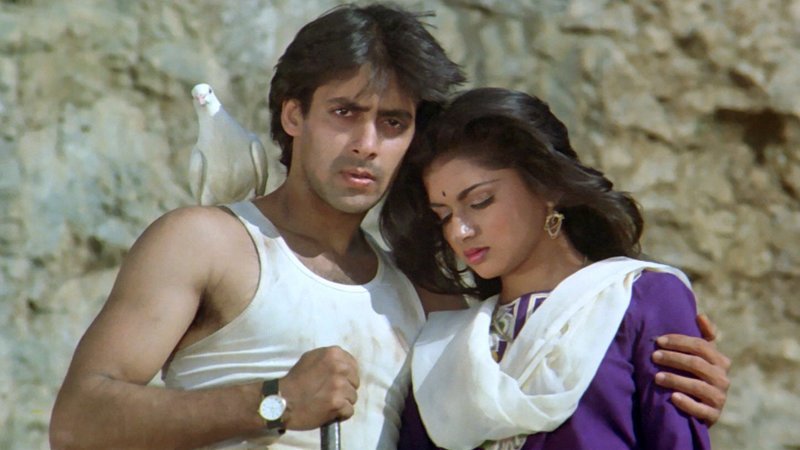 Prem (Salman Khan, li), Suman (Bhagyashree, re) – Bild: Zee.One