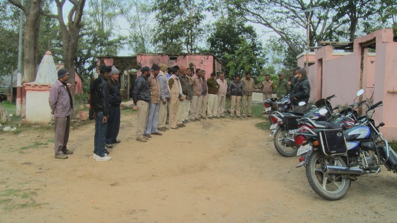 Farmers and the Corbett National Park employees. – Bild: Discovery Communications, Inc. Farmers and the Corbett National Park employees. – Bild: Discovery Communications, Inc.