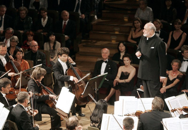 Galakonzert im Gewandhaus Leipzig. Mit dem Gewandhausorchester und dem MDR Rundfunkchor unter Leitung von Kurt Masur. – Bild: ZDF und MDR/​Mario Gentzel