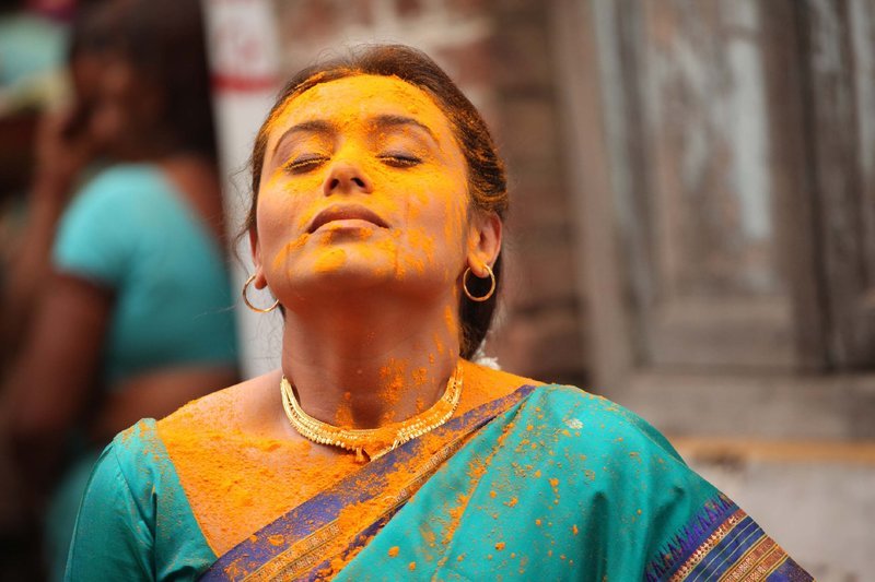 Meenakshi Deshpande (Rani Mukerji) – Bild: RTL Passion