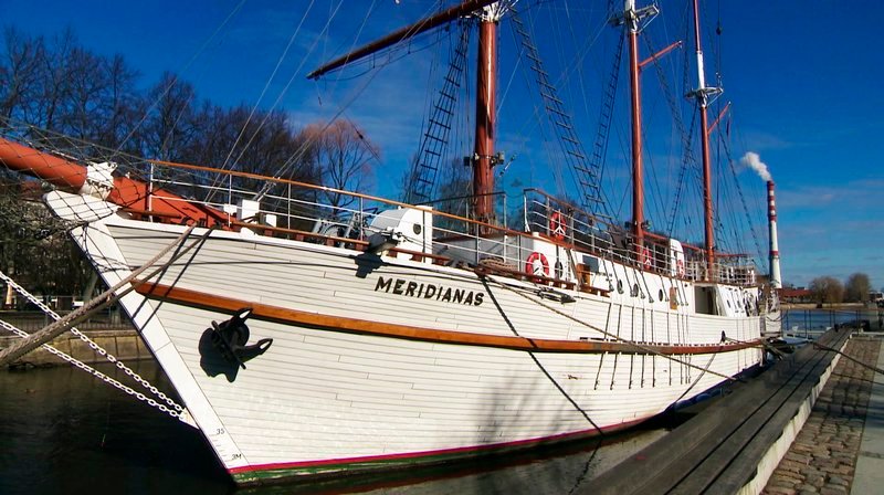 Der Segler Meridianas – einst Ausbildungsschiff für Seeleute – ist heute ein Restaurant in Klaipeda. – Bild: NDR
