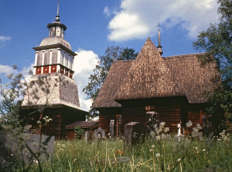 Außenansicht der Kirche von Petäjävesi. – Bild: ZDF und SWR