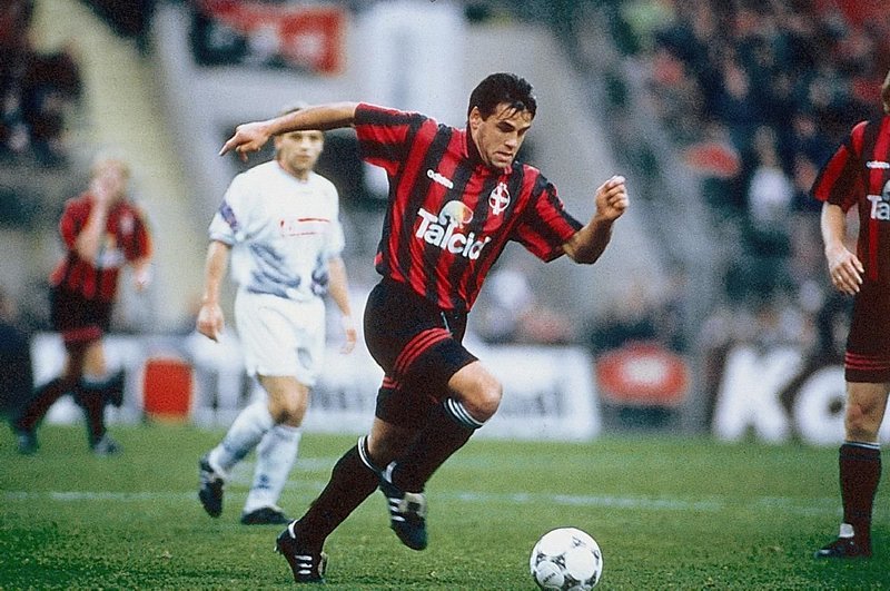 15.03.95 – UEFA CUP 4.-6.04.95, FC Nantes – Leverkusen, Ulf Kirsten, Foto: Beate Mueller – Bild: MDR 15.03.95 – UEFA CUP 4.-6.04.95, FC Nantes – Leverkusen, Ulf Kirsten, Foto: Beate Mueller – Bild: MDR