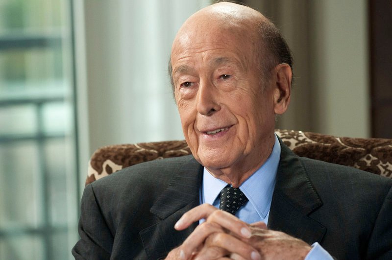 Auch Ex-Präsident Valéry Giscard d?Estaing mischt sich heute noch in das politische Geschehen ein. – Bild: ZDF /​ © Max Kohr