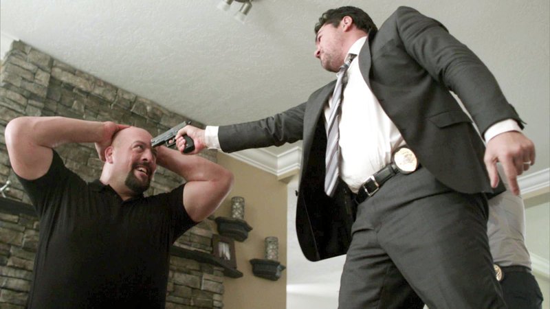 Detective Mason Danvers (Dean Cain, re.) schwört Rache, nachdem Victor Abbott (Paul Wight, li.) dessen Frau umgebracht hat..Detective Mason Danvers (Dean Cain, re.) schwört Rache, nachdem Victor Abbott (Paul Wight, li.) dessen Frau umgebracht hat.. – Bild: RTL Zwei Detective Mason Danvers (Dean Cain, re.) schwört Rache, nachdem Victor Abbott (Paul Wight, li.) dessen Frau umgebracht hat..Detective Mason Danvers (Dean Cain, re.) schwört Rache, nachdem Victor Abbott (Paul Wight, li.) dessen Frau umgebracht hat.. – Bild: RTL Zwei