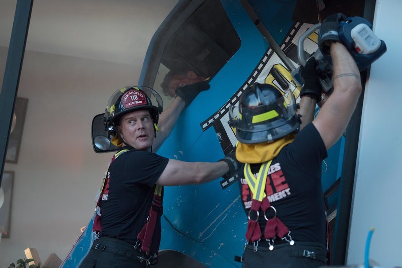 9 1 1 Serie Staffel 4