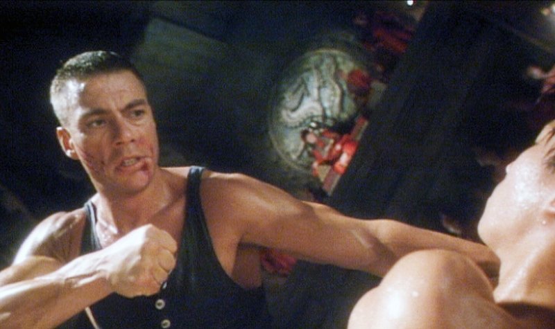Chris (Jean-Claude van Damme) muĂ gegen die härtesten Kämpfer der Welt antreten … – Bild: RTL Zwei