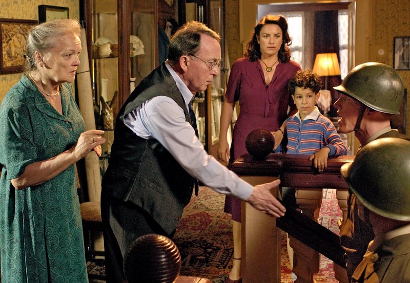 Die Frau des Heimkehrers – Bild: „ARD Degeto/​ARD Degeto/​Reiner Bajo“ (S2)