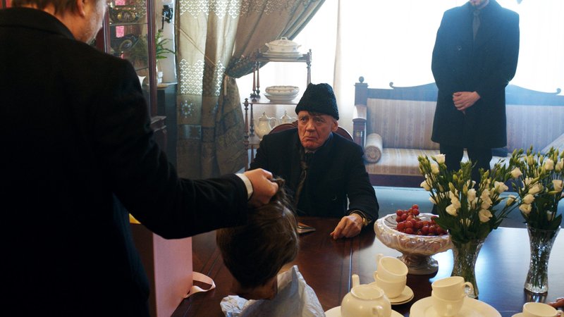 Einer nach dem anderen – Bild: Neue Visionen