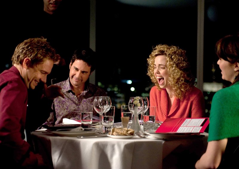 Swinging with the Finkels – Bild: ARD Degeto/​Reliance Big Pictures