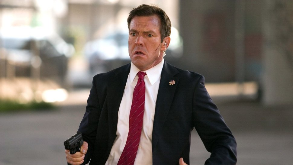 Der Secret Service-Agent Barnes (Dennis Quaid) versucht, die Wahrheit hinter dem Anschlag zu erkennen. – Bild: RTL Zwei