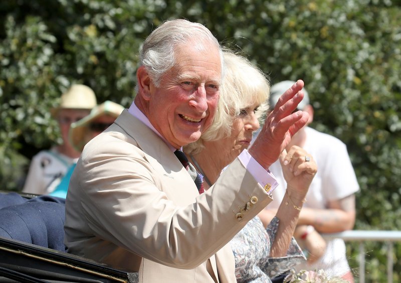Prinz Charles und seine Ehefrau Camilla, Herzogin von Cornwall, besuchen die Blumenausstellung in King’s Lynn, England, im Juli 2018. – Bild: ORF