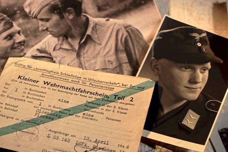 Alte Fotografien und Dokumente von Heino Niehaus. – Bild: HR/​WDR/​Gropperfilm GmbH/​Privat