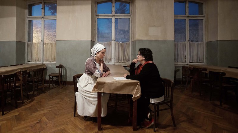 Director/Producer Roberta Grossman on Soup Kitchen Set. – Bild: NDR/Anna Wloch Director/Producer Roberta Grossman on Soup Kitchen Set. – Bild: NDR/Anna Wloch