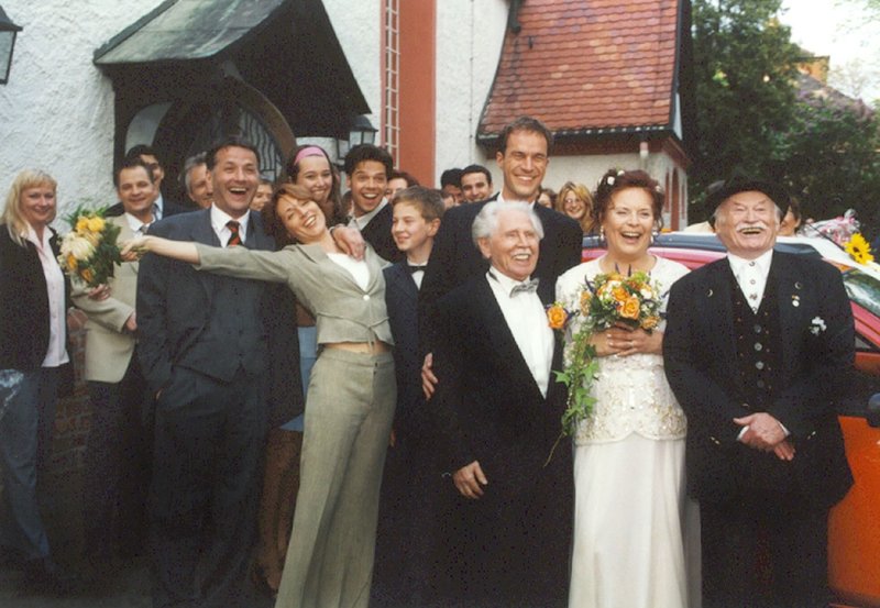 In Aller Freundschaft Ganz In Weiß