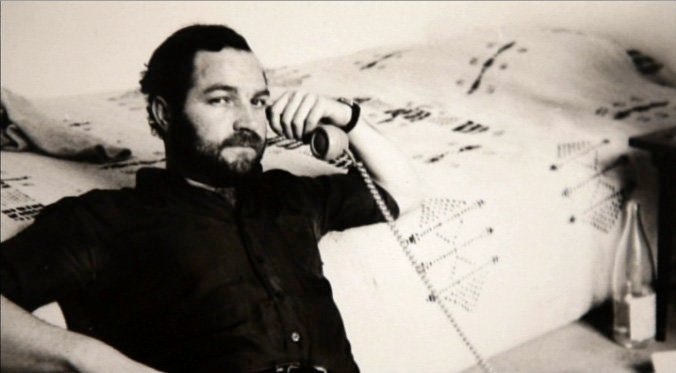 Bernard Boursicot vor seiner Festnahme wegen Spionageverdachts zugunsten der Volksrepublik China in Paris – Aufnahme aus dem Jahr 1986 – Bild: ARTE France /​ © Ladybirds Films