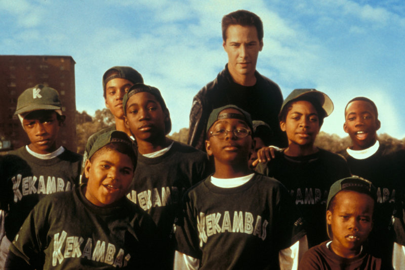 Lustlos absolviert Conor (Keanu Reeves, M.) ein Trainingscamp mit einem Dutzend dreckiger, zehnjähriger Kids aus dem Ghetto von Chicago. Unglücklicherweise hat er aber keine Wahl ... – Bild: Paramount Pictures Lizenzbild frei Lustlos absolviert Conor (Keanu Reeves, M.) ein Trainingscamp mit einem Dutzend dreckiger, zehnjähriger Kids aus dem Ghetto von Chicago. Unglücklicherweise hat er aber keine Wahl ... – Bild: Paramount Pictures Lizenzbild frei