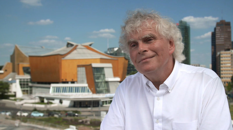 Simon Rattle und die Berliner Philharmoniker – Bild: rbb/​Fariba Nilchian/​3B-Produktion