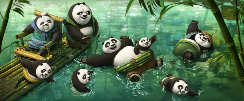 Pos (M.) leiblicher Vater Li (r.) nimmt ihn mit in sein entlegenes Dorf voller tollpatschiger Pandas. Doch die Idylle wird bedroht ... – Bild: 2016 Twentieth Century Fox Home Entertainment Pos (M.) leiblicher Vater Li (r.) nimmt ihn mit in sein entlegenes Dorf voller tollpatschiger Pandas. Doch die Idylle wird bedroht ... – Bild: 2016 Twentieth Century Fox Home Entertainment