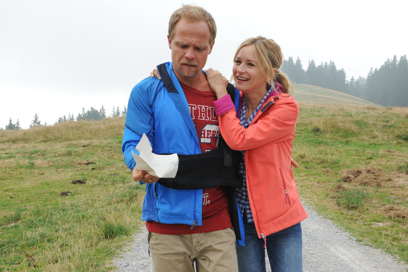 Eine Liste, die das Leben der Baumgärtners verbessern soll. Marie (Stefanie Stappenbeck) und Markus (Matthias Koeberlin). – Bild: ZDF und Michael Marhoffer Eine Liste, die das Leben der Baumgärtners verbessern soll. Marie (Stefanie Stappenbeck) und Markus (Matthias Koeberlin). – Bild: ZDF und Michael Marhoffer