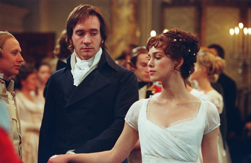 L-R: Mr. Darcy (Matthew MacFadyen), Elizabeth Bennet (Keira Knightley) – Bild: OTCM