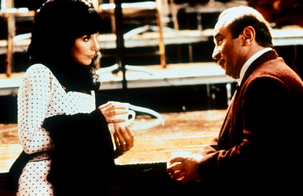 Cher (Mrs. Flax), Bob Hoskins (Lou Landsky). – Bild: ORF