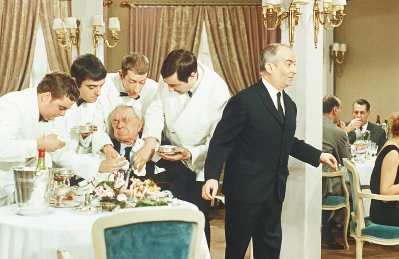 Das Restaurant von Monsieur Septime (Louis des Funès, r.) ist für seinen Rundum-Service berühmt ... – Bild: 2003 Sony Pictures Television International Lizenzbild frei Das Restaurant von Monsieur Septime (Louis des Funès, r.) ist für seinen Rundum-Service berühmt ... – Bild: 2003 Sony Pictures Television International Lizenzbild frei