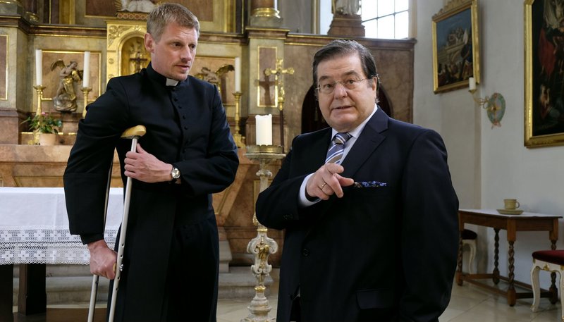 Frau Pfarrer & Herr Priester – Bild: ARD Degeto/​ARD Degeto/​Erika Hauri