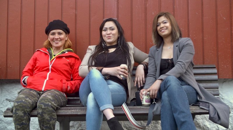 Frauen aus den Philippinen bilden die größte ethnische Minderheit auf den Färöern, dicht gefolgt von Frauen aus Thailand. – Bild: WDR/Alphacontainer Frauen aus den Philippinen bilden die größte ethnische Minderheit auf den Färöern, dicht gefolgt von Frauen aus Thailand. – Bild: WDR/Alphacontainer