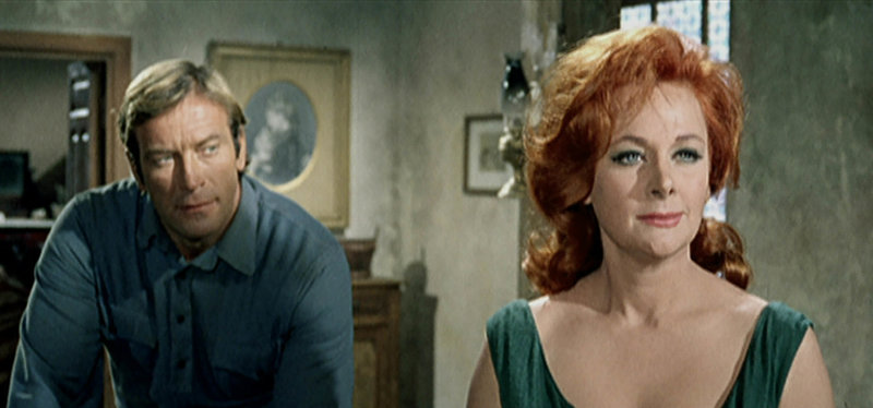 Kay Hillman (Yvonne Bastien) will nicht, dass Nebraska (Ken Clark) geht. Erwartet ihn jemand am Brokeback Mountain? – Bild: Servus TV Kay Hillman (Yvonne Bastien) will nicht, dass Nebraska (Ken Clark) geht. Erwartet ihn jemand am Brokeback Mountain? – Bild: Servus TV