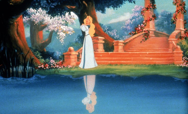 Prinzessin Odette lebt glücklich in ihrem schönen Schloss. Wäre da nicht der böse Zauberer Clavius. – Bild: Disney Channel