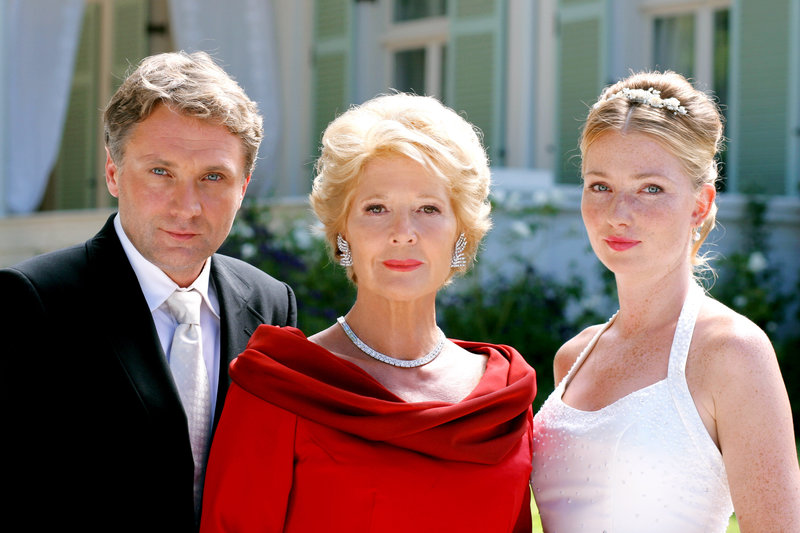 Die Frau im roten Kleid – Bild: WDR