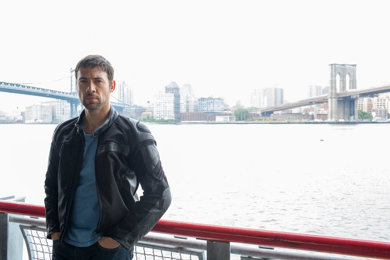 Miller (Adam Rayner). – Bild: 2013 Melbarken Inc Miller (Adam Rayner). – Bild: 2013 Melbarken Inc