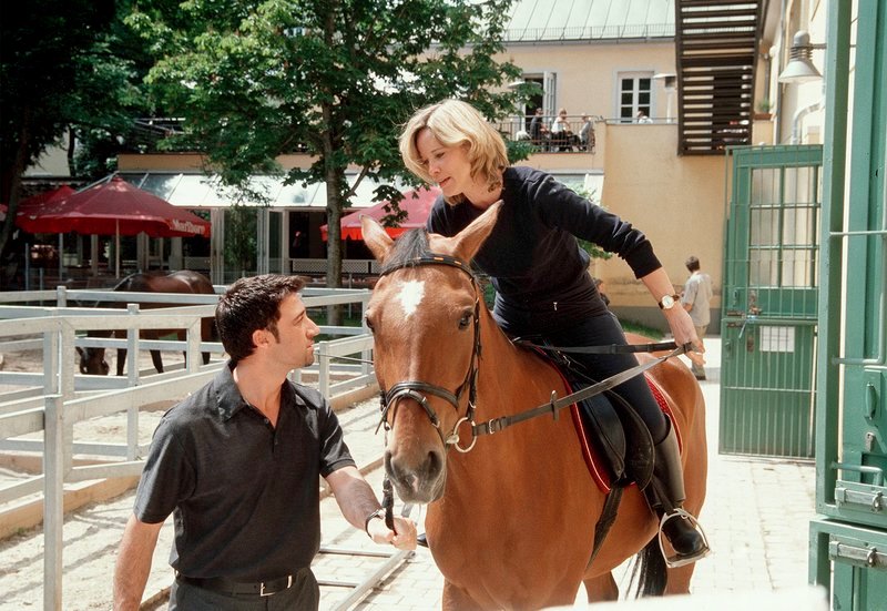 Die Tierärztin Dr. Tana Fechner (Ann-Kathrin Kramer) und ihr Ex-Freund Dr. Marco Montesi (Antonio di Mauro) bewerben sich beide um den Posten des Oberarztes. – Bild: ARD/Degeto Die Tierärztin Dr. Tana Fechner (Ann-Kathrin Kramer) und ihr Ex-Freund Dr. Marco Montesi (Antonio di Mauro) bewerben sich beide um den Posten des Oberarztes. – Bild: ARD/Degeto