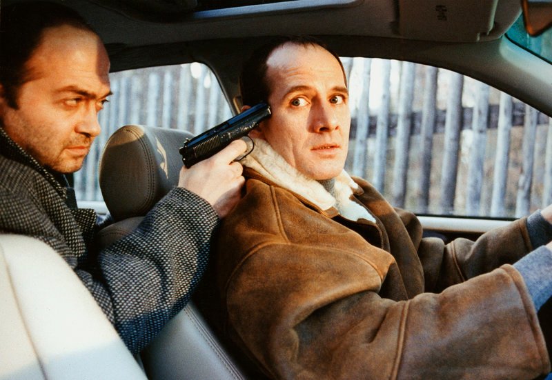 Christian Plache (Ulrich Mühe, re.) und Joachim Deymann (Florian Martens). – Bild: MDR Christian Plache (Ulrich Mühe, re.) und Joachim Deymann (Florian Martens). – Bild: MDR