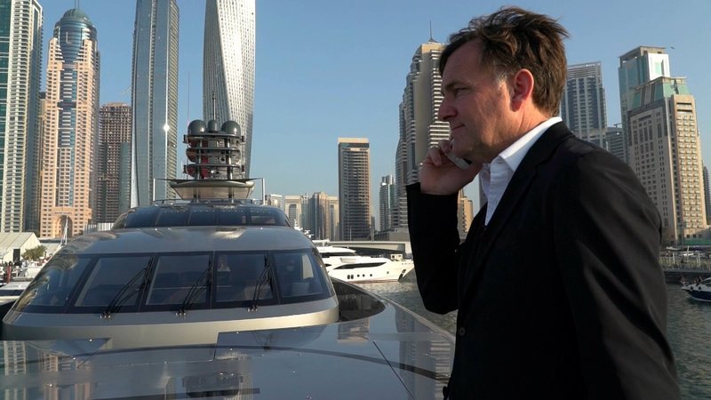 Der norwegischen Schiff-Designer, Espen Oieno, entwirft und konstruiert Yachten ausnahmslos für eine exklusive, zahlungskräftige Klientel – Bild: MG RTL D /​ Cat & Cie