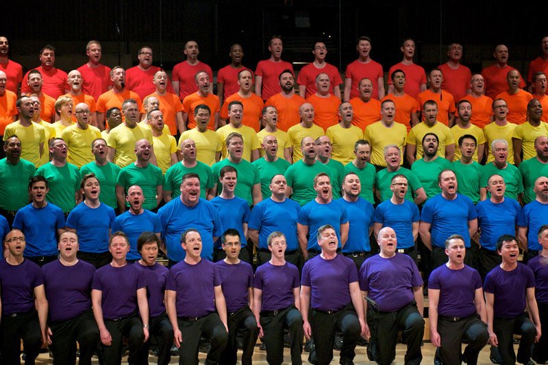 Der Londoner Schwulenchor, wo Saar nach seinem positiven HIV-Ergebnis Halt und Unterstützung fand, ist der größte Schwulenchor Europas. – Bild: ZDF Honorarfreie Verwendung nur im Zusammenhang mit genannter Sendung und bei folgender Nennung „Bild: Sendeanstalt/​Copyright“. Andere Verwendungen nur nach vorheriger Absprache: ARTE-Bildredaktion