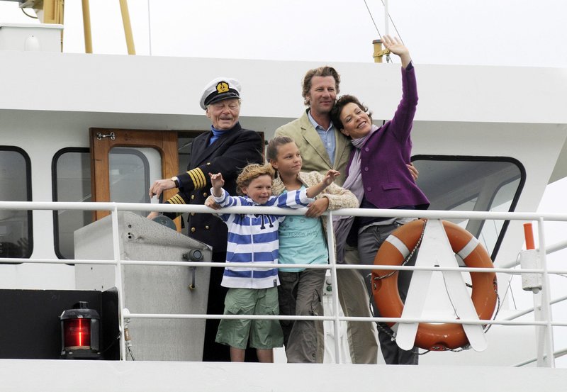 Ein Strauß voll Glück – Bild: ARD Degeto/​ARD Degeto/​Marion v.d. Mehden