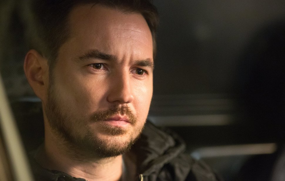 Der Auftragskiller Metzger (Martin Compston) kennt kein Erbarmen. – Bild: ZDF und Mark Tillie.
