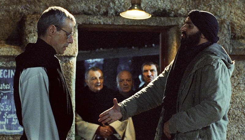 Von Menschen und Göttern – Bild: rbb/​WDR/​NFP