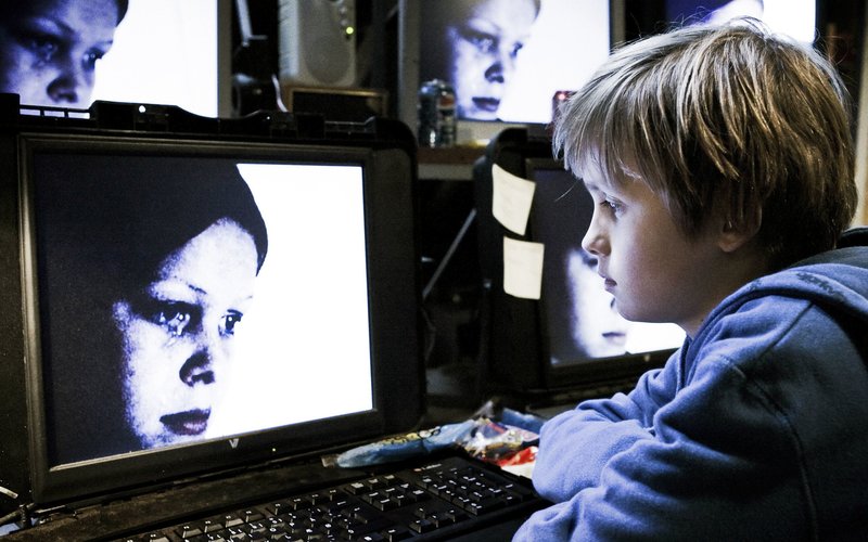 Zoomer - Kleine Spione - Große Geheimnisse – Bild: MDR/​Henrik Ohsten