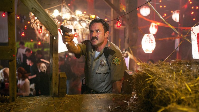 Sheriff Dewey Riley (David Arquette)Sheriff Dewey Riley (David Arquette) – Bild: RTL Zwei Sheriff Dewey Riley (David Arquette)Sheriff Dewey Riley (David Arquette) – Bild: RTL Zwei