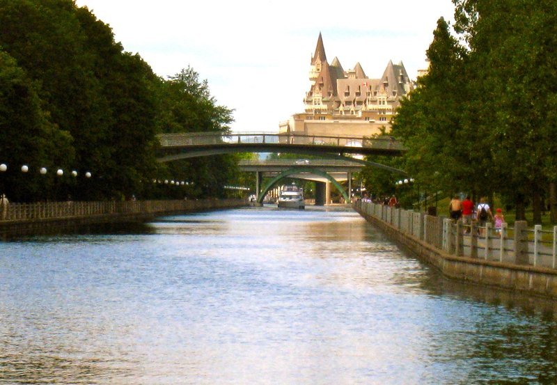hr-fernsehen DER RIDEAU-KANAL IN KANADA, Ein Film von Horst Brandenburg, am Dienstag (19.03.13) um 14:30 Uhr. Rideau Kanalbeginn in Ottawa. – Bild: HR/SWR/Horst Brandenburg hr-fernsehen DER RIDEAU-KANAL IN KANADA, Ein Film von Horst Brandenburg, am Dienstag (19.03.13) um 14:30 Uhr. Rideau Kanalbeginn in Ottawa. – Bild: HR/SWR/Horst Brandenburg