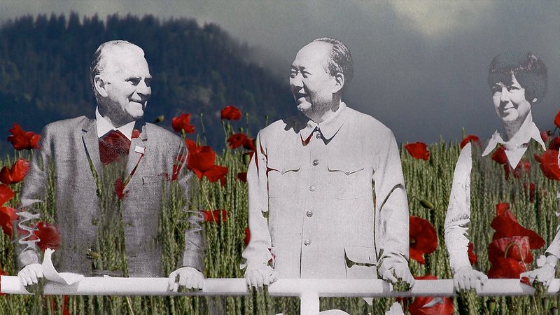 Edgar Snow und seine Frau Lois Wheeler Snow mit Mao Zedong 1970 „in einem Mohnfeld“ auf dem Platz des himmlischen Friedens – Bild: ARTE/​SSR /​ © Show and Tell Films