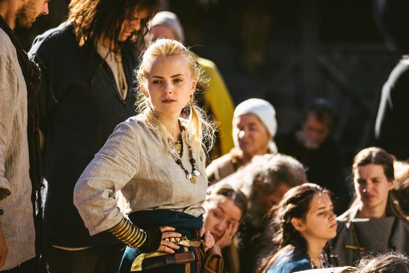 The King’s Ring – Maya Arwen als Sigi – Bild: Elite Film AG The King’s Ring – Maya Arwen als Sigi – Bild: Elite Film AG